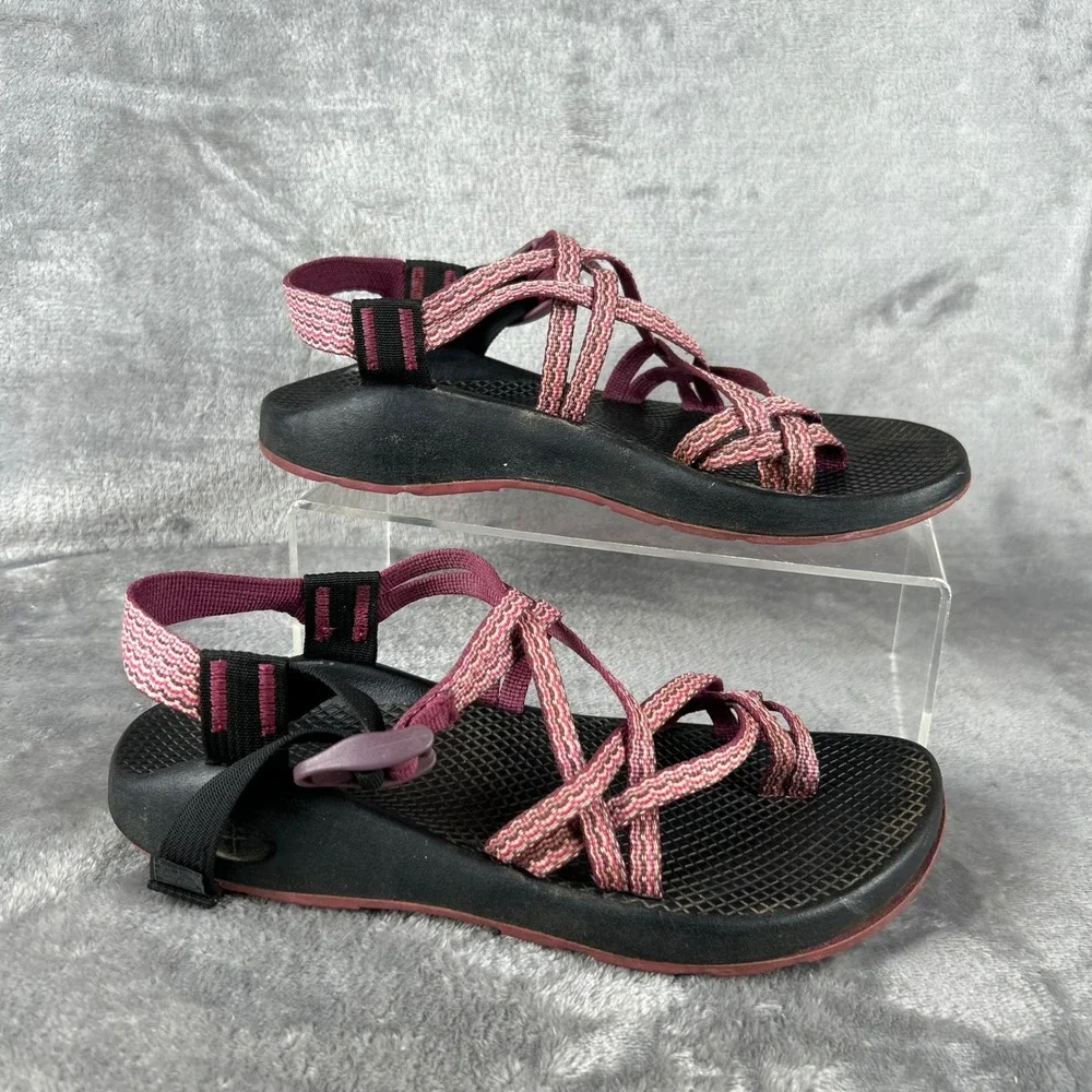 Chaco Z2 Classic Women 9 Burgundy Pink Double Strap Toe Loop Vibram Sandals